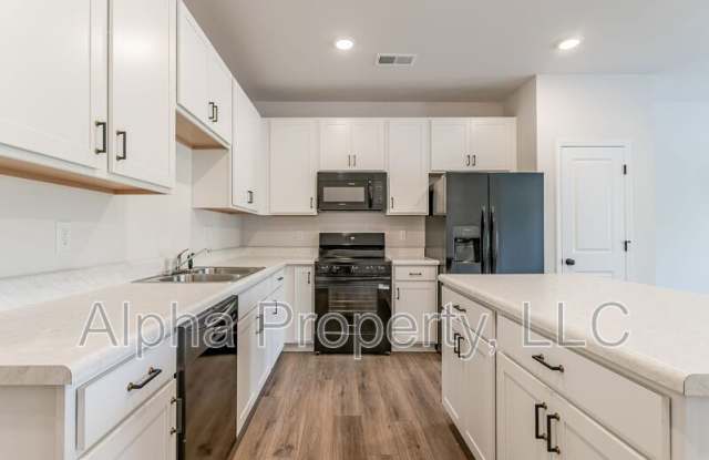 12 Lone Cypress St Gallery 4