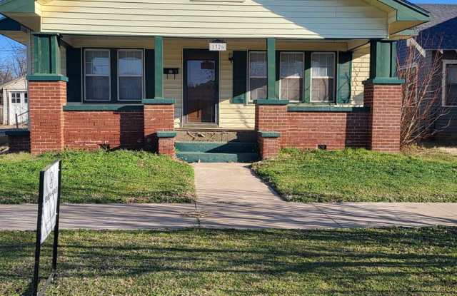 1326 W Elm photos photos