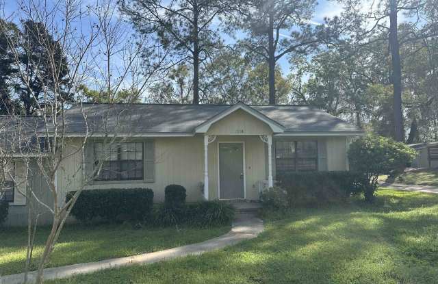 1571 Coombs Drive Gallery 1