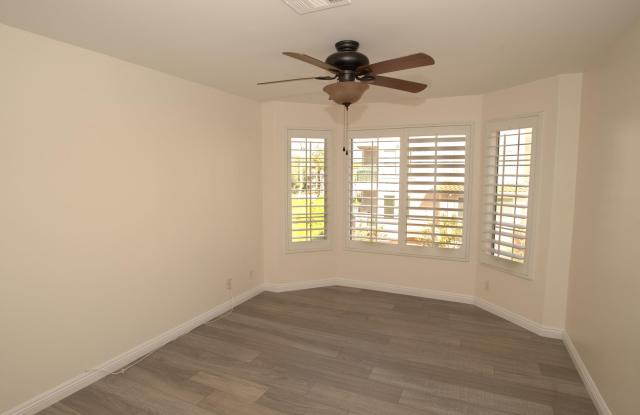 2 Bedrooms | 2 Bathrooms | Shoppers Paradise Gallery 3