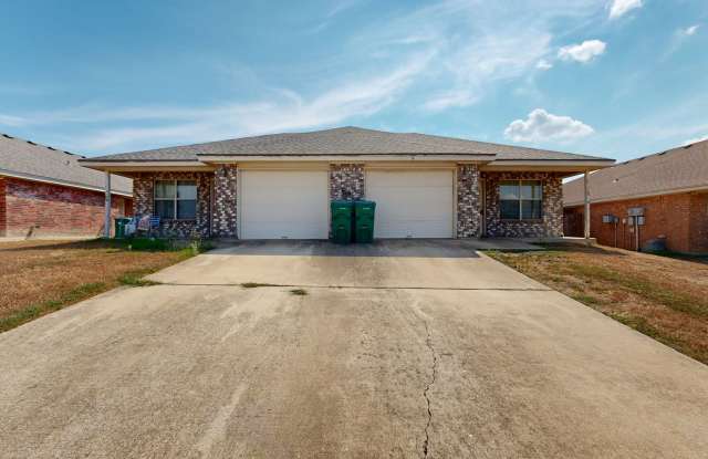 2 WEEKS FREE + $1,295 A MONTH!!! Gallery 1