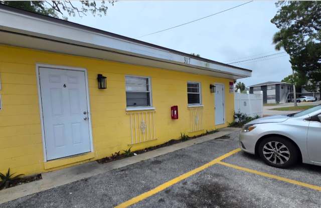* HALF OFF 1ST MONTH'S RENT WITH 13 MONTH LEASE * photos photos