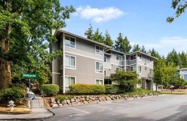 Top Floor 1 Bedroom Condo in Great Location Gallery 1