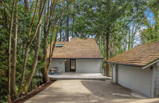 4Bd/2.5Ba Mercer Island Home Gallery 3