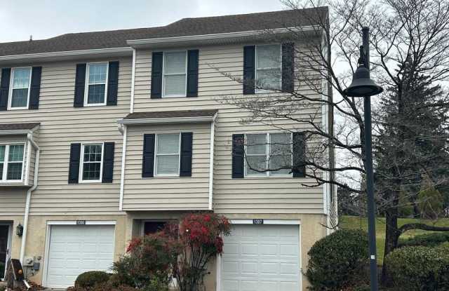 1307 N GLEN DRIVE - 1307 North Glen Drive, Delaware County, PA 19342