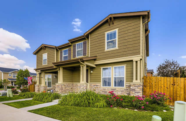 Vibrant 3 Bed 2 1/2 half bath townhouse in Broomfield available 7/1 photos photos