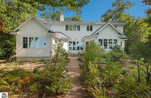 10512 Lakeshore Drive photos photos