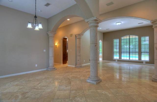 9819 Crestwater Circle Gallery 4