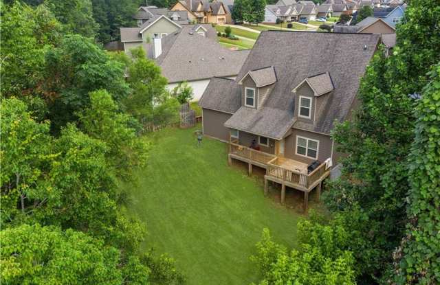 Spacious 5 Bed / 4 Bath Home with Fenced Yard & Garage - Available February 2027! Gallery 4