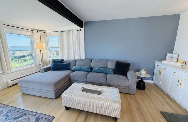 241 Townsend Avenue Gallery 3