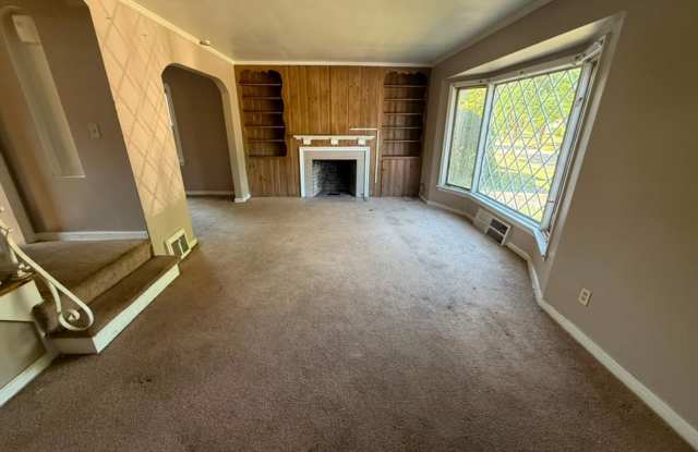 2-BED, 1 BATH BEAUTIFUL SINGLE- FAMILY HOME IN CLEVELAND HEIGHTS! photos photos