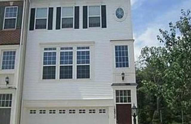 16872 Sea Lawn Plaza Gallery 4