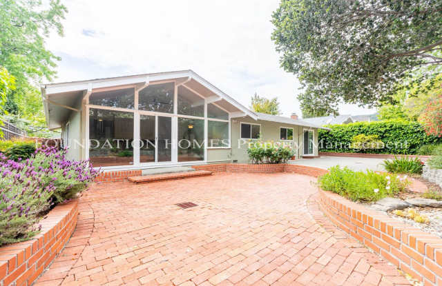 Immaculate 3BR Home! Enjoy A/C and Your Own Private Yard! FOUNDATION - 212 Blackstone Drive, Lucas Valley-Marinwood, CA 94903