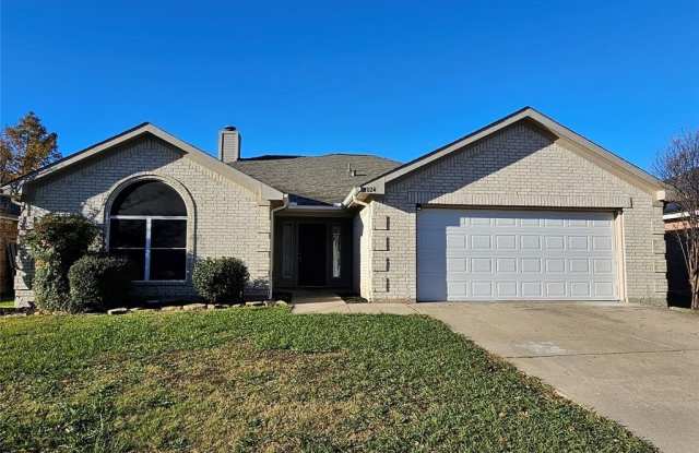 8024 Splitrail Court - 8024 Splitrail Court, Arlington, TX 76002