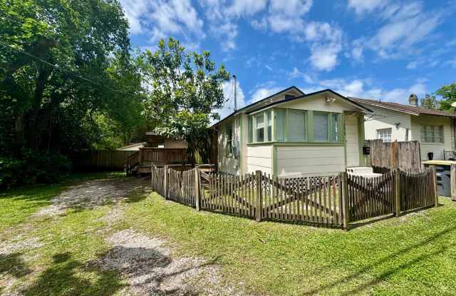 3673 Randall Street photos photos