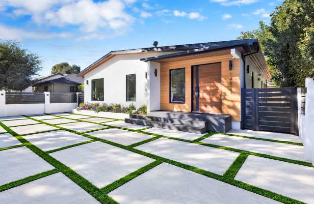 Modern Luxury Retreat with Designer Interiors, Resort-Style Backyard & Private ADU Gallery 1