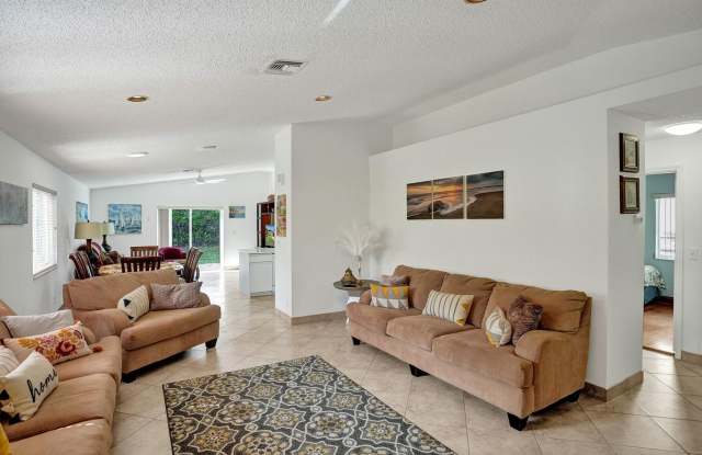 1245 Southwest 46th Way Gallery 2