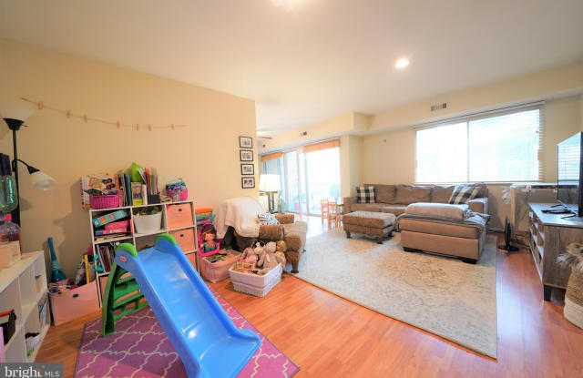 2912 KINGS CHAPEL ROAD - 2912 Kings Chapel Road, Merrifield, VA 22042