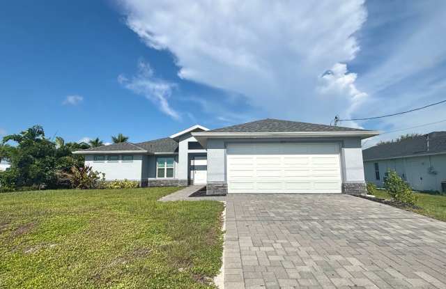 Spacious  Modern 3 Bed, 2 Bath in NW Cape - Available Now! photos photos