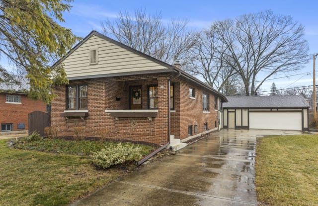 909 Webster Avenue - 909 Webster Avenue, Wheaton, IL 60187