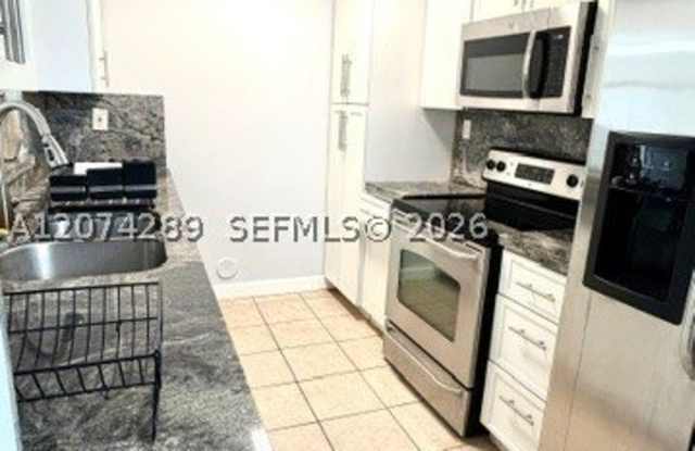 4609 NW 97th Ct Gallery 3