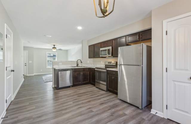 Center Pointe Townhomes Gallery 4