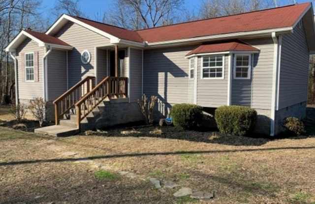 Clean  Comfortable 3‑Bedroom Home on a Spacious 1‑Acre Lot in Trenton photos photos