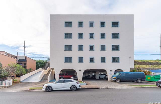 1 Bed/1 Bath Corner Unit Condo at Melelani Apts - 3033 Ala Napuaa Place, Honolulu, HI 96818
