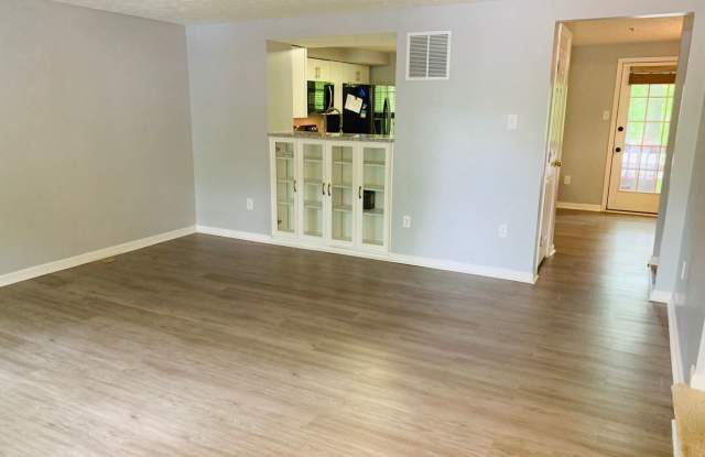 6032 Laurel Wreath Way Gallery 3