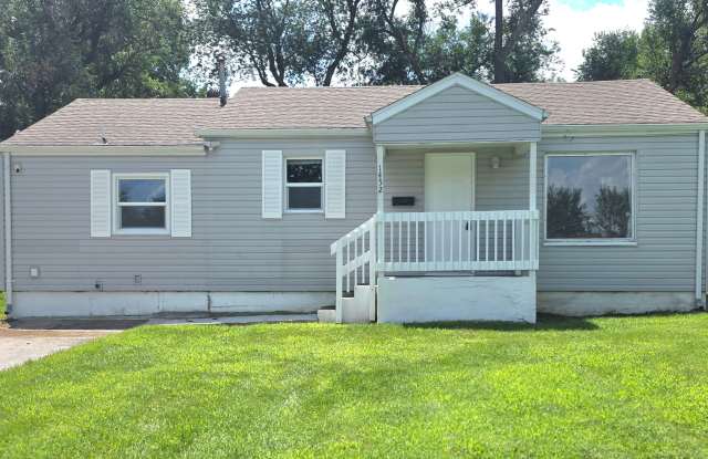 Remodeled 2 Bedroom, 2 Living Areas!  $925 photos photos