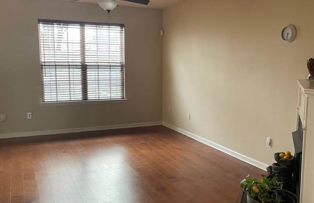 Beautiful Townhome in Ballantyne Gallery 4