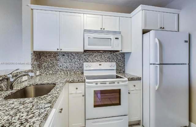 8305 SW 72nd Ave photos photos