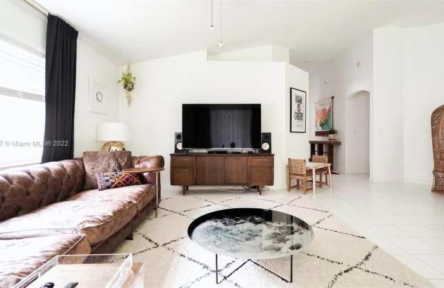 5449 Grande Palm Circle Gallery 3