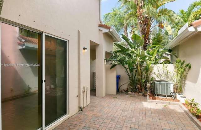 1130 Chestnut Ln Gallery 4