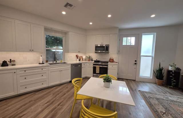 2796 Dalenhurst B (Adu) Place photos photos