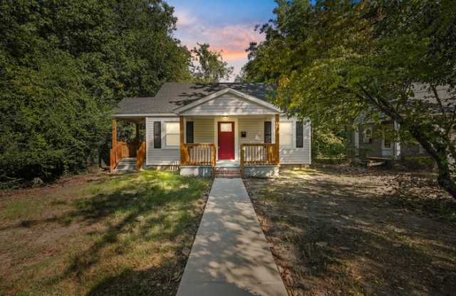 331 Lincoln Drive Gallery 1