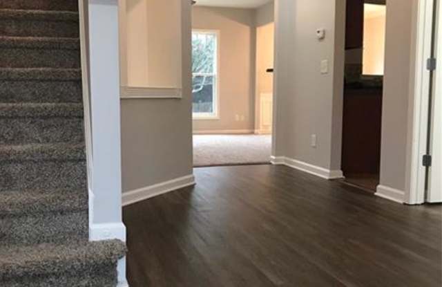 5910 Bentley Way Gallery 2