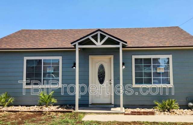 934 N Florence Ave photos photos