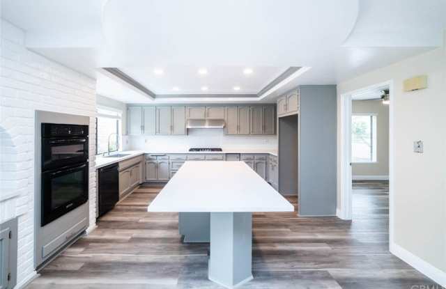 28812 WOODCOCK Drive Gallery 3