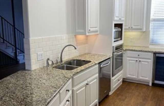 4125 Grassmere Lane Gallery 3