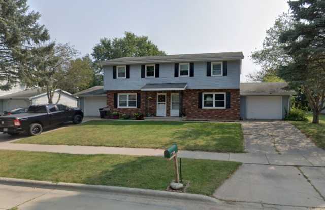 310-312 Westbrook Drive - 312 Gallery 1