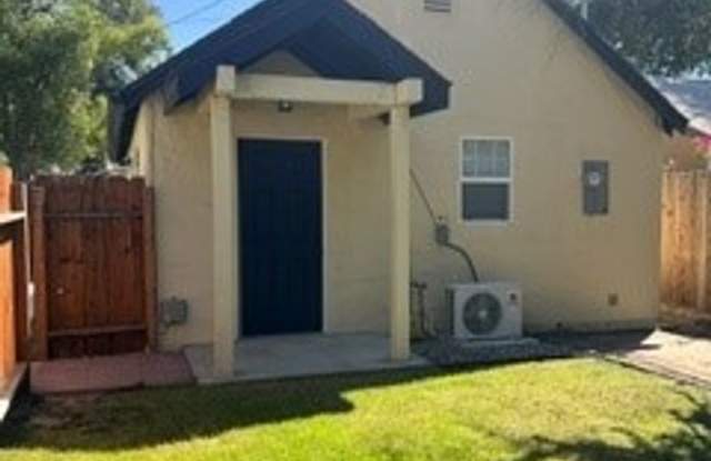 2701 San Emidio St #B Gallery 1
