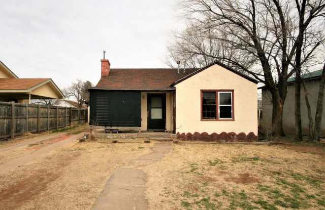 Spacious 2 Bed House! Large backyard! photos photos