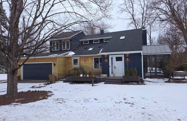 Deephaven 3 bedroom 3 bath house, near Lake Minnetonka - 20400 Summerville Road, Deephaven, MN 55331 Deephaven 3 bedroom 3 bath house, near Lake Minnetonka - 20400 Summerville Road, Deephaven, MN 55331