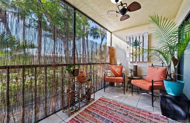 250 SE Four Winds Drive Gallery 3