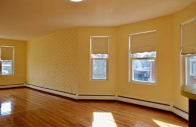 140 Bonner Ave. Gallery 4