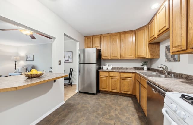 5001 Carriageway Dr Unit A101 - A101 - 5001 Carriageway Drive, Rolling Meadows, IL 60008