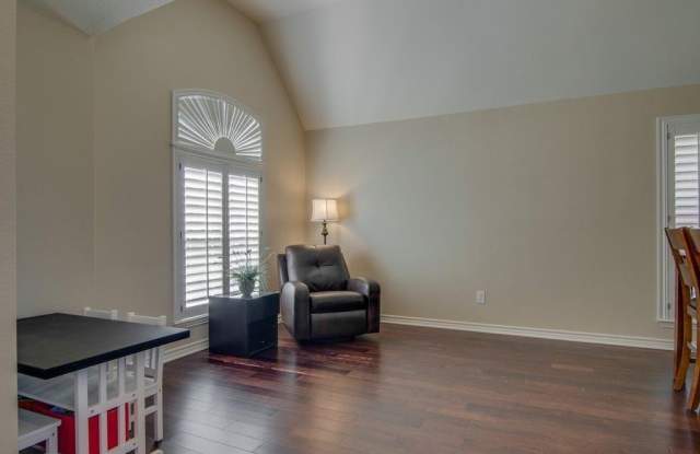 10310 Mallory Drive Gallery 4