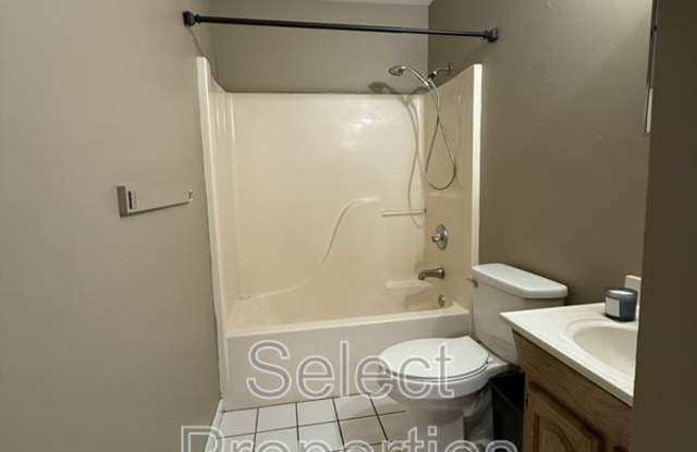 2218 Clark Street - A Gallery 4