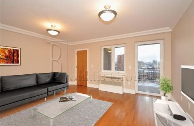 21-16 31st ave - 21-16 31st Avenue, Queens, NY 11106